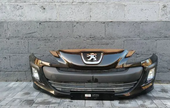 Peugeot 308 Front bumper 