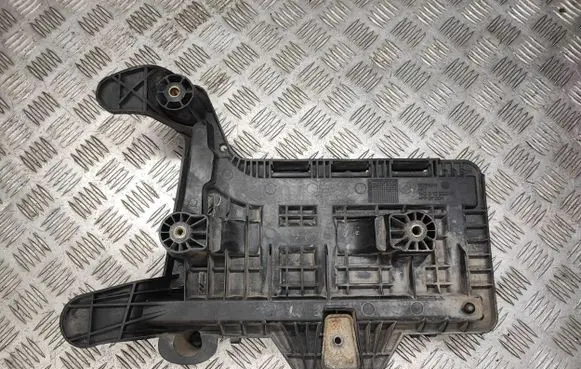 Volkswagen Touran I Battery box tray 1K0915333B