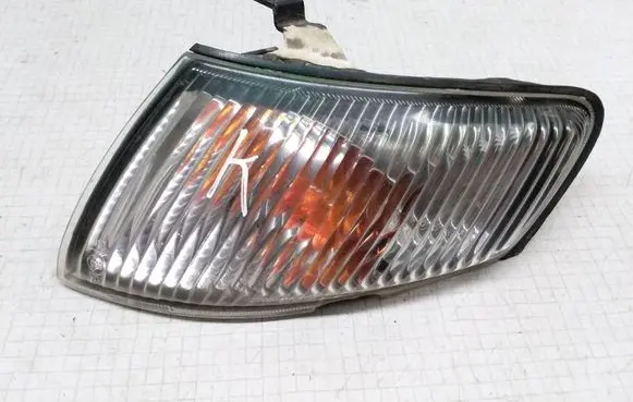 Mazda 626 Front indicator light 21062822