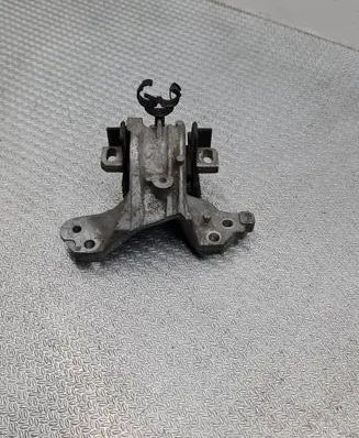Peugeot 407 Engine mount bracket 326B95