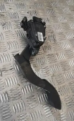 Volkswagen PASSAT B5 Accelerator throttle pedal 8d1721523