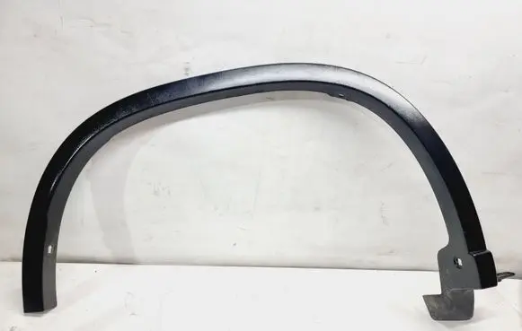 Rear fender molding trim