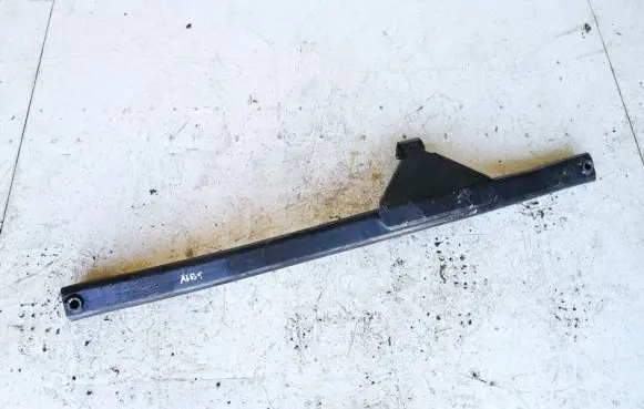 Volvo S60 Engine mount bracket