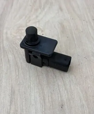 BMW 3 E46 Bonnet alarm switch sensor 8352229