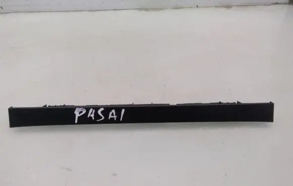 Volkswagen PASSAT B6 Dashboard glove box trim 318390100