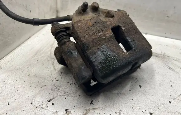 Nissan Primera Front brake caliper 259571