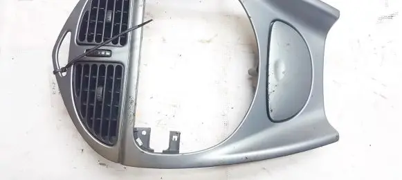 Citroen C5 Dash center air vent grill 9632608577