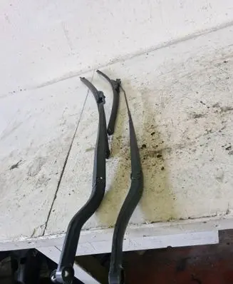 Opel Vectra C Front wiper blade arm