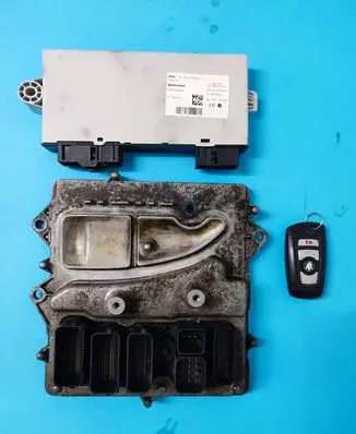 BMW 5 F10 F11 Engine control unit/module 7644134 0261S08517 170054956