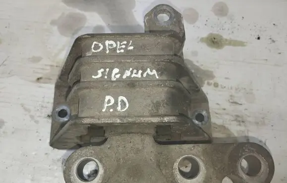 Opel Signum Engine mount bracket 21044618