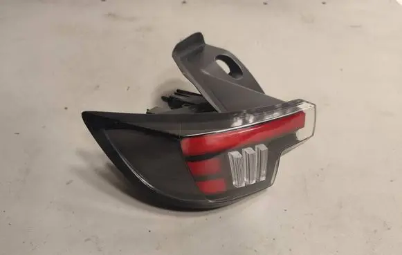 Opel Mokka B Rear/tail lights 9861639380