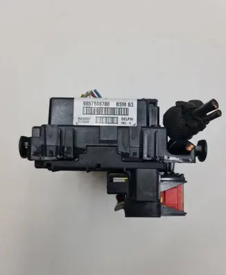 Peugeot 206 Fuse module 9657608780 85203337