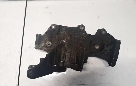 Renault Laguna I Engine mounting bracket 7700857078