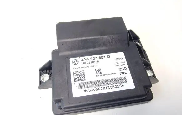 Volkswagen PASSAT B7 Hand brake control module 3AA907801G