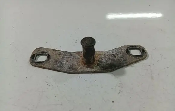 Audi A4 S4 B5 8D Tailgate/trunk/boot hinge 