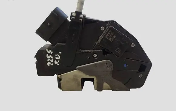 Volvo V60 Front door lock 31301740