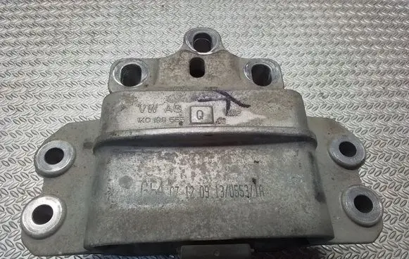 Volkswagen Caddy Engine mount bracket 1K0199555