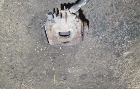 Citroen C4 I Picasso Front brake caliper