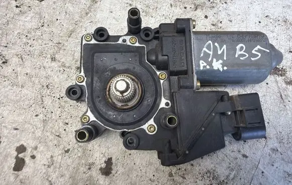 Audi A4 S4 B5 8D Front door window regulator motor 113846113
