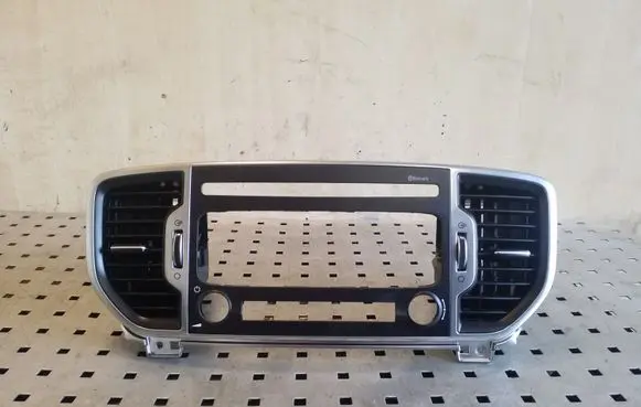 KIA Sportage Dash center air vent grill 97420F1000 84740F1030