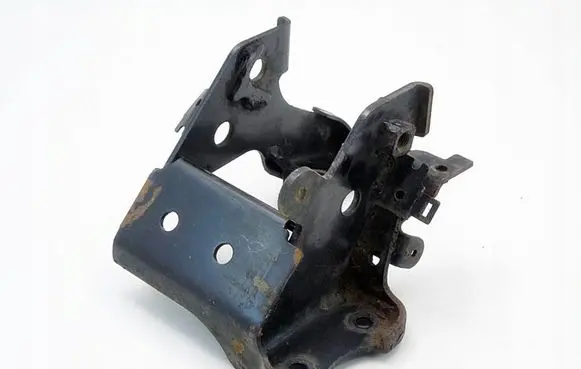 Nissan Murano Z50 Engine mounting bracket