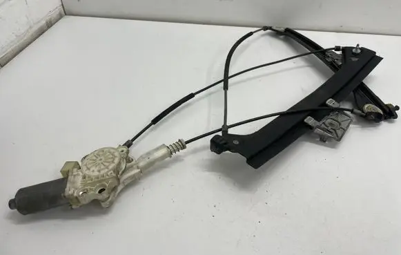 Mercedes-Benz CLK A209 C209 Front door window regulator with motor