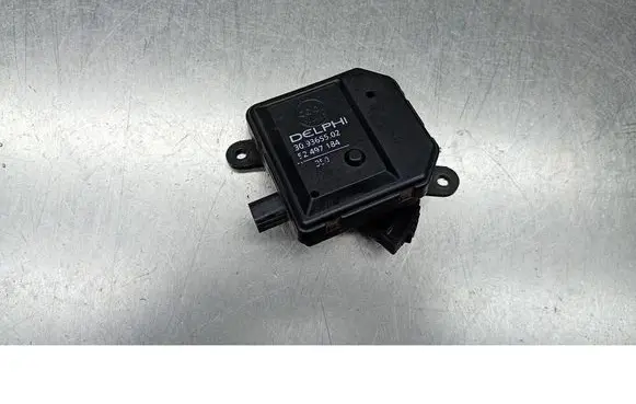 Opel Astra H Coolant heater control valve 52497184