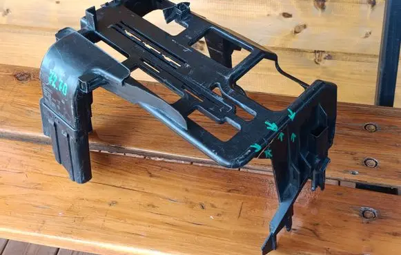 Battery box tray