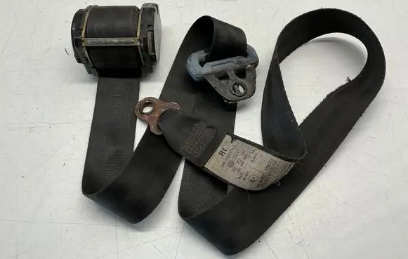Volkswagen Transporter - Caravelle T4 Middle seatbelt (rear) 703857812