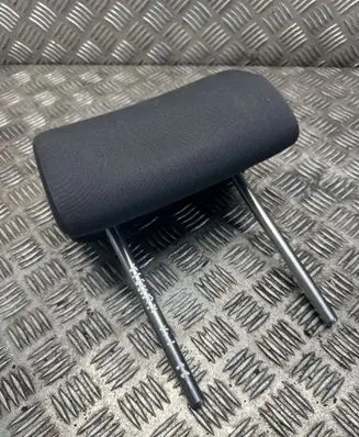 Volkswagen Tiguan Rear seat headrest 