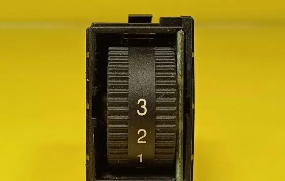 Fiat Seicento/600 Headlight level height control switch 32932074