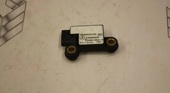 Mercedes-Benz ML W163 Airbag deployment crash/impact sensor A1638200226