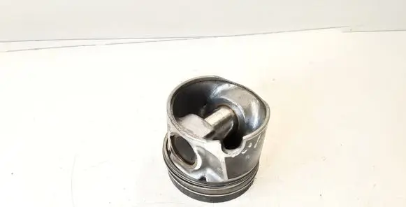 Volkswagen Golf V Piston 79L69M321