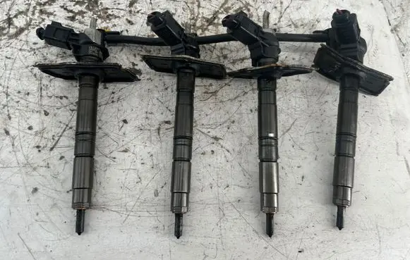 Audi A4 S4 B8 8K Fuel injectors set 03L130277 0445116030