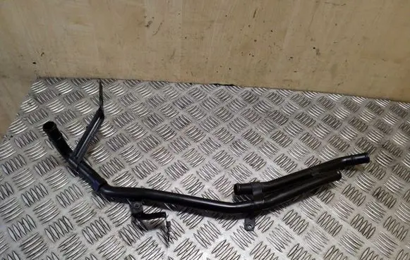 Volkswagen PASSAT B8 Engine coolant pipe/hose 5Q0121070AF