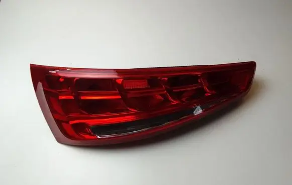 Audi Q3 8U Tailgate rear/tail lights 8U0945093