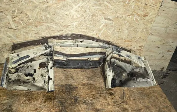 Mercedes-Benz 380 560SEC C126 Front bodywork piece 