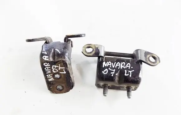 Nissan Navara D40 Rear door hinge set 