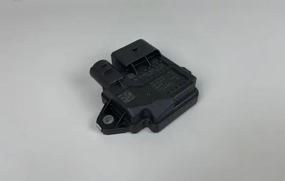 Mercedes-Benz E W213 Glow plug pre-heat relay A6549001300 6549001300