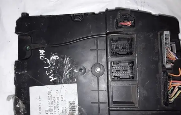 Renault Megane II Comfort/convenience module 8200525383