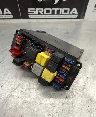 Mercedes-Benz E W211 Fuse module 2095451101