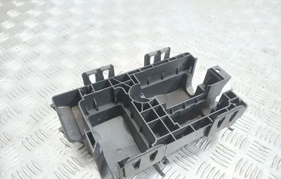 Opel Astra J Other engine bay part 13302321