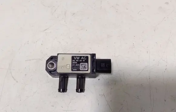 Volkswagen PASSAT B8 Air pressure sensor 04L906051M