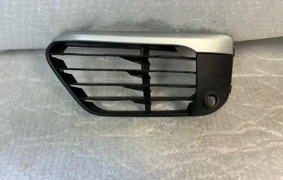 BMW X1 F48 F49 Front bumper lower grill 7354777