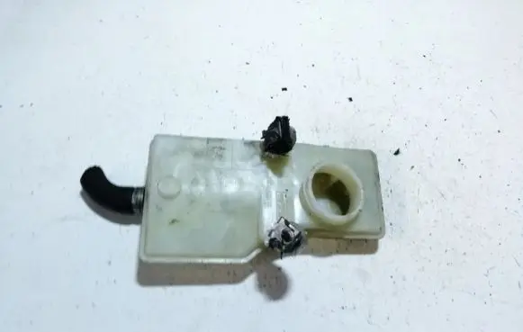 Brake fluid reservoir