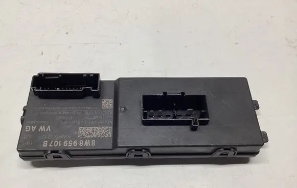 Audi A5 Tailgate/trunk control unit/module 8W8959107B