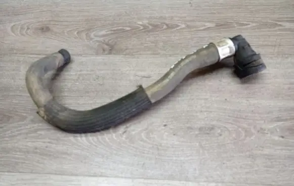 Volvo S80 Engine coolant pipe/hose 9475847