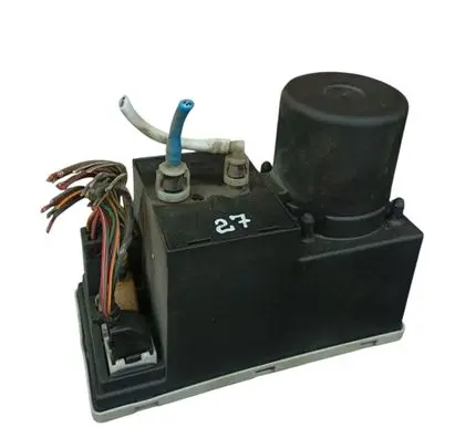 Audi A4 S4 B5 8D Central locking vacuum pump 8L0862257K