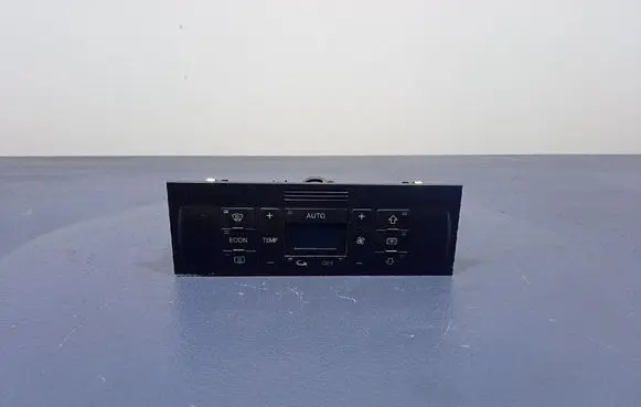 Audi A2 Climate control unit 8Z0820043
