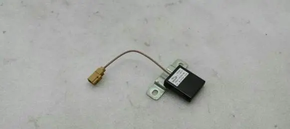 Jaguar XK - XKR Aerial antenna amplifier 6W8319C024AB